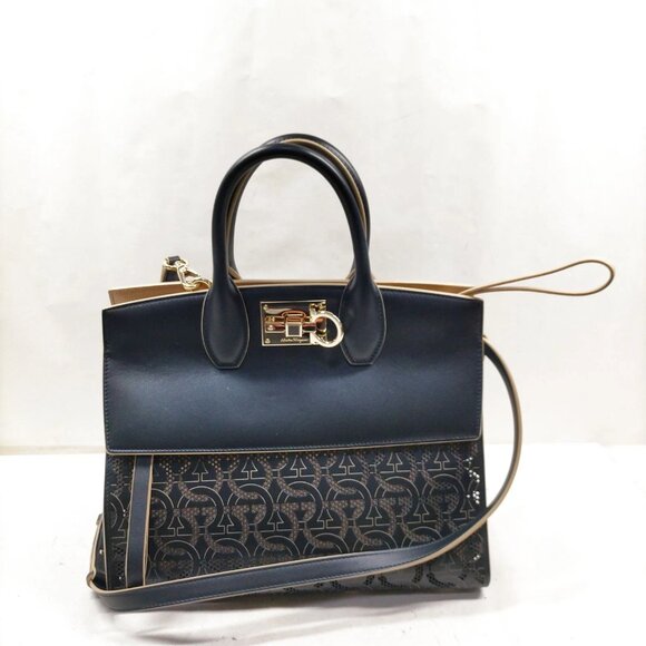 Ferragamo Studio Black Leather Hand Bag mon1000-101425 - Picture 1 of 16